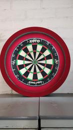 Koto dartbord,surround met verlichting,pijlen,bijna nieuw!, Sport en Fitness, Darts, Ophalen of Verzenden, Zo goed als nieuw, Dartbord