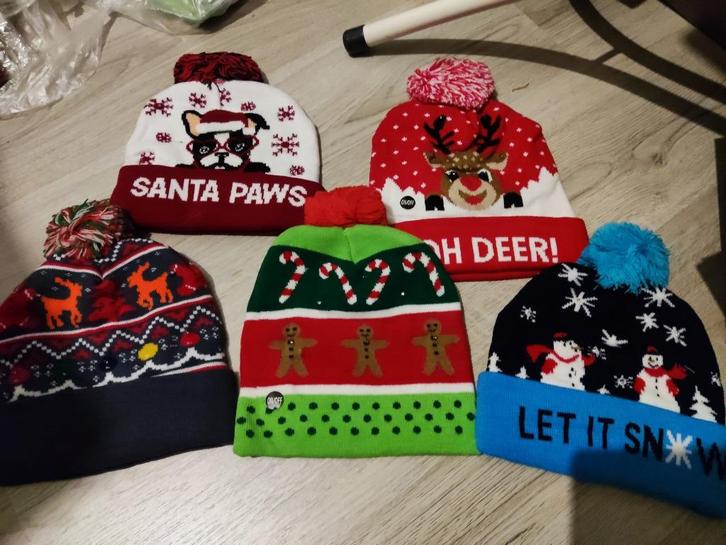 Diverse Kerstmutsen met lichtjes! Heerlijk warme winter!, Diversen, Kerst, Nieuw, Ophalen of Verzenden