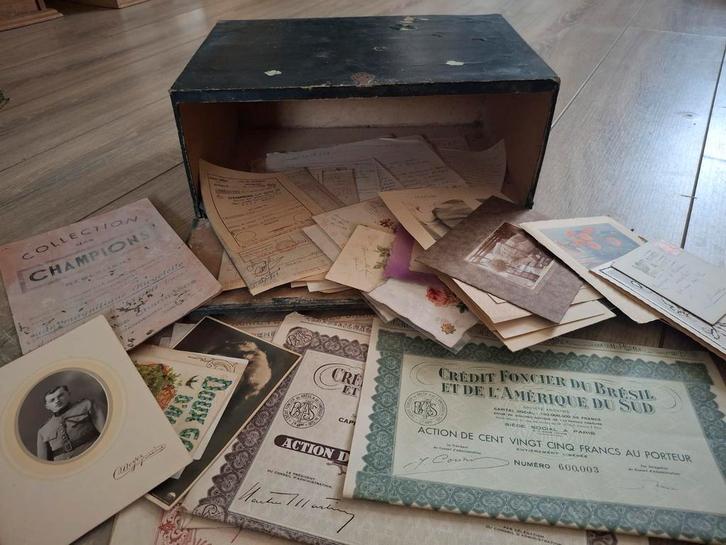 Oude Franse documenten, aandelen, foto's in notaris doos, Antiek en Kunst, Antiek | Kantoor en Zakelijk, Ophalen of Verzenden