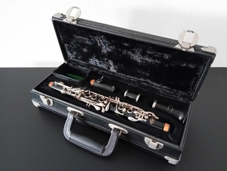 Vito es-klarinet, Muziek en Instrumenten, Blaasinstrumenten | Klarinetten, Gebruikt, Es-klarinet, Kunststof, Met koffer, Ophalen