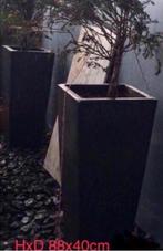 Oude hoge bloempotten donkergrijs vazen excl. planten, 25 tot 40 cm, Gebruikt, Ophalen of Verzenden, Balkon