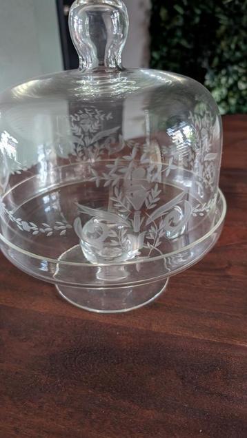 Glazen stolp voor cake en gebak beschikbaar voor biedingen