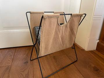 Tijdschriftbak met Canvas Zak Retro beschikbaar voor biedingen