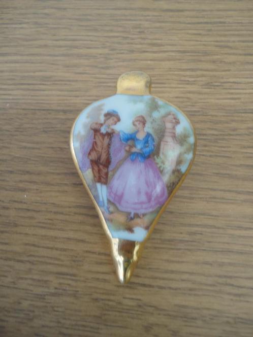 Limoges porselein miniatuur blaasbalg, Verzamelen, Porselein, Kristal en Bestek, Zo goed als nieuw, Overige typen, Porselein, Ophalen of Verzenden