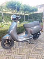 Scooter geel kenteken GTS toscana 2020, Fietsen en Brommers, Scooters | Overige merken, Ophalen, Zo goed als nieuw, Benzine