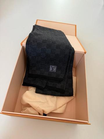 Louis Vuitton Damier Sjaal beschikbaar voor biedingen