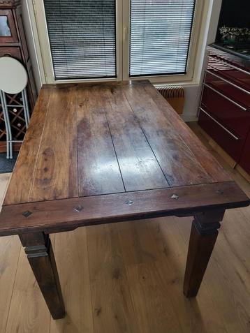 Stevige houten eettafel, uitschuifbaar beschikbaar voor biedingen