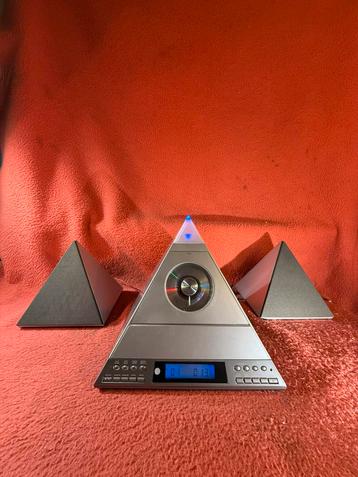 Marquant / RadioShack Nova Pyramid CD-Cassette Stereo beschikbaar voor biedingen