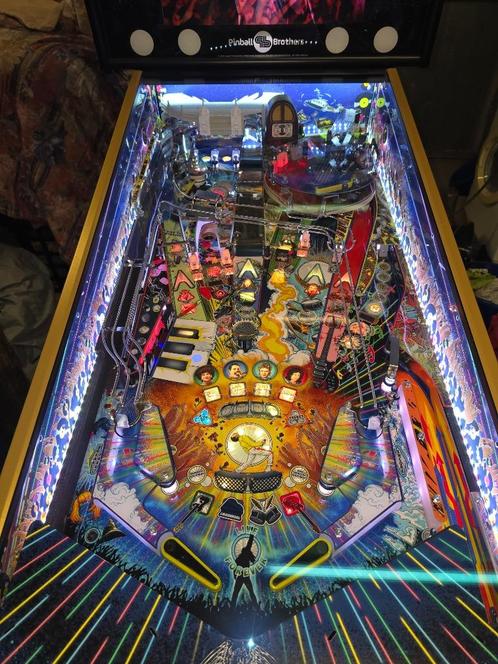 Queen Limited Edition Rhapsody, Verzamelen, Automaten | Flipperkasten, Nieuw, Overige soorten, Flipperkast, Overige merken, Ophalen