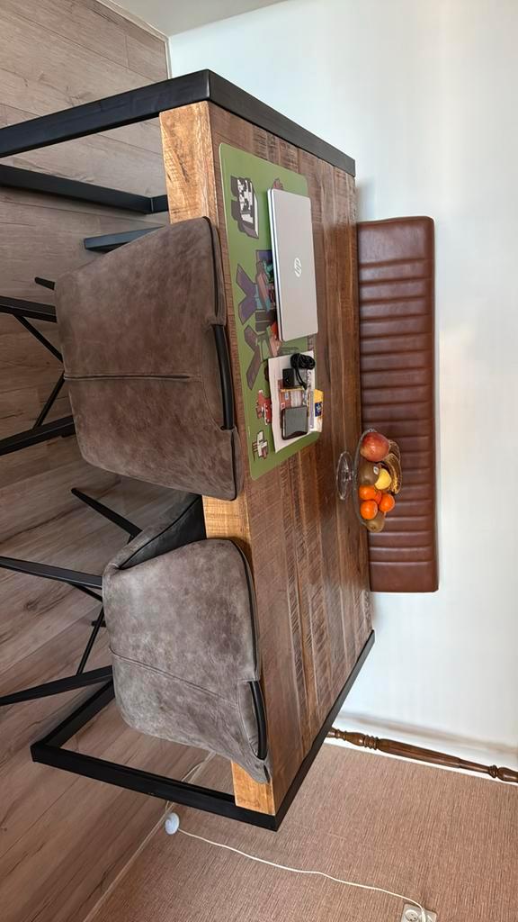 Eettafel met leren cognac kleur zit bank en 2 stoelen, Huis en Inrichting, Tafels | Eettafels, Zo goed als nieuw, 50 tot 100 cm