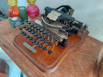 Postal 3 typemachine  beschikbaar voor biedingen