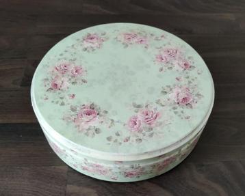 Koektrommel vintage groen met fijne roosjes beschikbaar voor biedingen