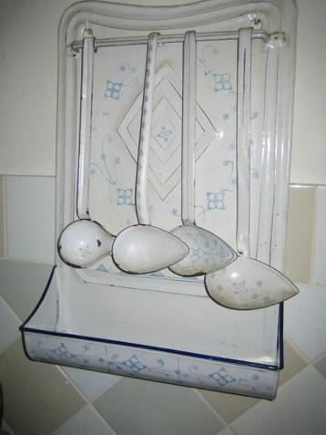 Emaille beschikbaar voor biedingen