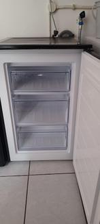 VRIEZER 4 MAAND  OUD, Ophalen, Zo goed als nieuw, Minder dan 60 cm, Minder dan 85 cm