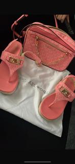 Micheal kors set, Kleding | Dames, Schoenen, Instappers, Ophalen of Verzenden, Zo goed als nieuw, Roze
