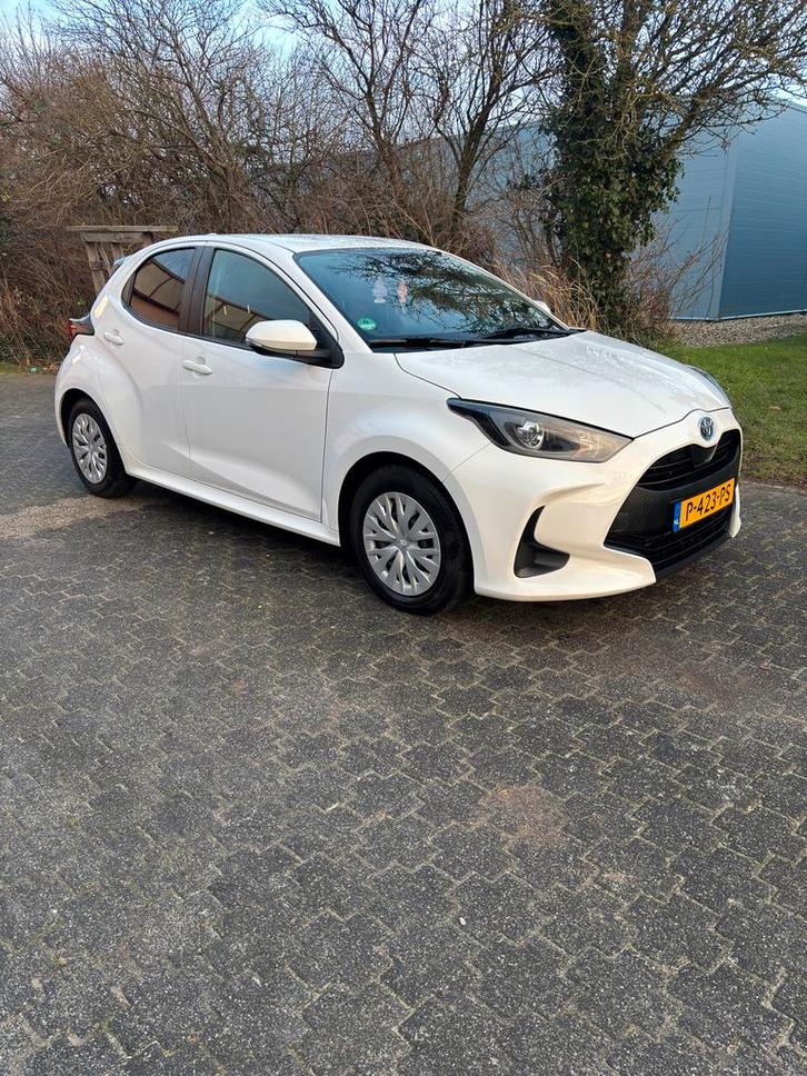 Toyota Yaris 1.5 Hybrid 116pk CVT 2022 Wit met NAP, Auto's, Toyota, Particulier, Yaris, ABS, Airbags, Airconditioning, Apple Carplay