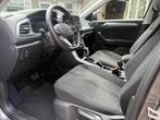 Volkswagen T-Roc 1.5 TSI Life, Stof, 4 cilinders, 150 pk, 4 stoelen
