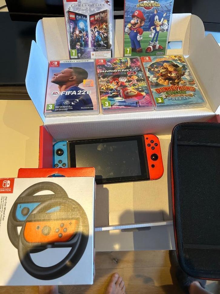 Nintendo switch, Spelcomputers en Games, Spelcomputers | Nintendo Switch, Zo goed als nieuw, Switch Original, Met 2 controllers