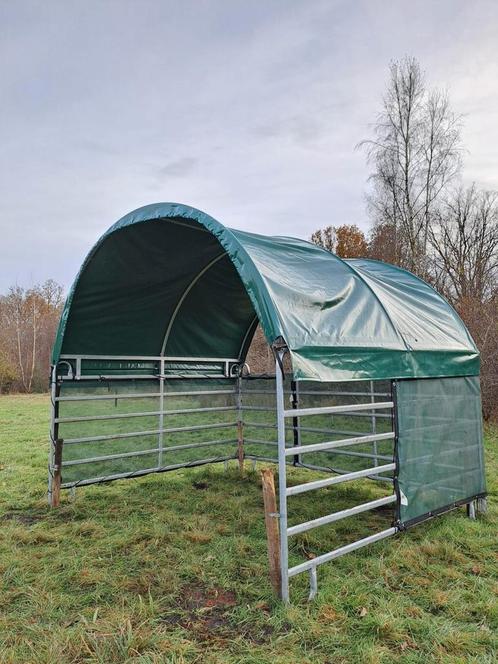 Schuilstal, Dieren en Toebehoren, Paarden en Pony's | Overige Paardenspullen, Zo goed als nieuw, Ophalen