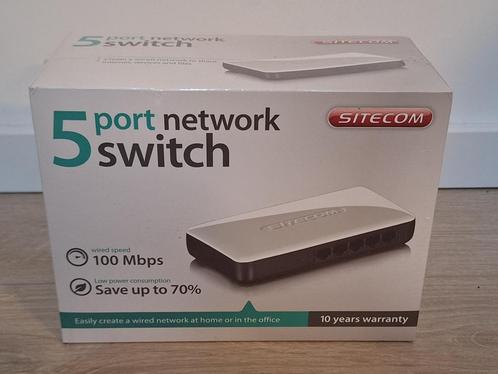 Sitecom 5 Port Switch *Nieuw, Ongeopend!* 10/100 Mbit, Computers en Software, Netwerk switches, Nieuw, Ophalen of Verzenden