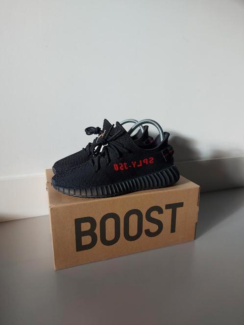 ADIDAS YEEZY BOOST 350 V2 BLACK RED 38 2/3, Kleding | Heren, Schoenen, Nieuw, Zwart, Ophalen of Verzenden