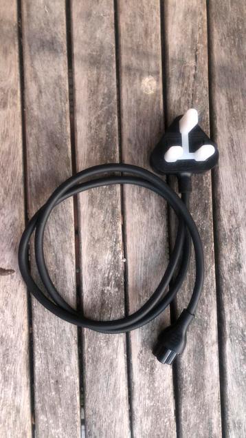 C6 power cord with uk plug beschikbaar voor biedingen