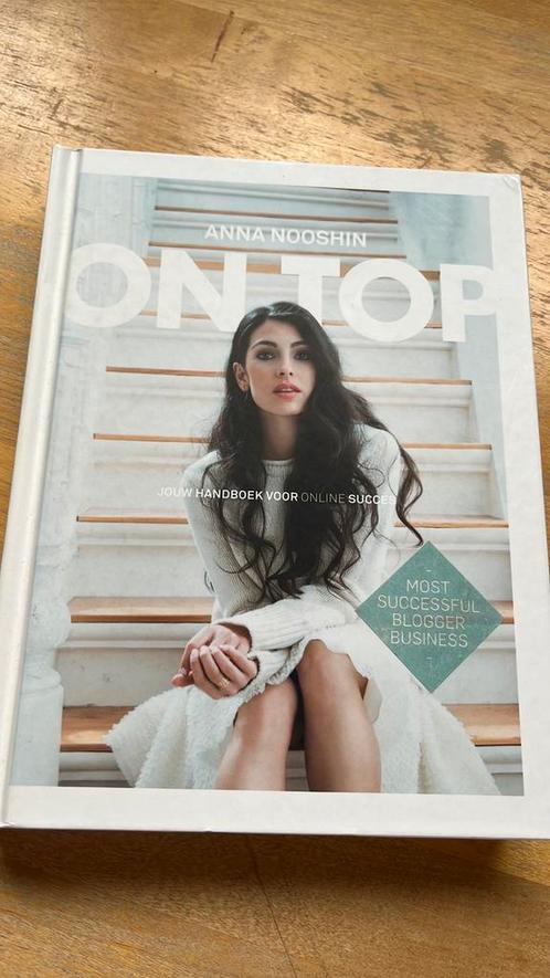 Anna Nooshin - On top, Boeken, Mode, Zo goed als nieuw, Mode algemeen, Ophalen of Verzenden