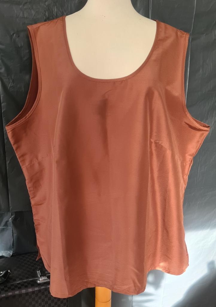 Zgn top, bruin, maat 52, glans., Kleding | Dames, Tops, Zo goed als nieuw, Maat 46/48 (XL) of groter, Bruin, Zonder mouw, Verzenden