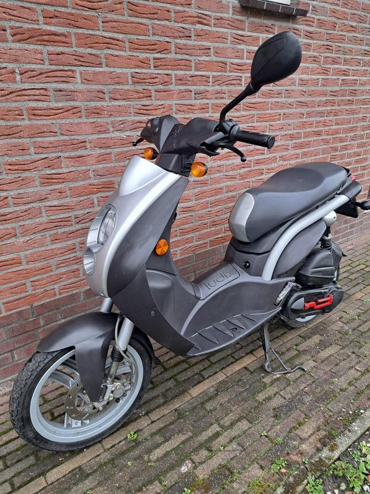 Peugeot Ludix, Fietsen en Brommers, Scooters | Peugeot, Zo goed als nieuw, Ludix, Maximaal 45 km/u, Benzine, Ophalen