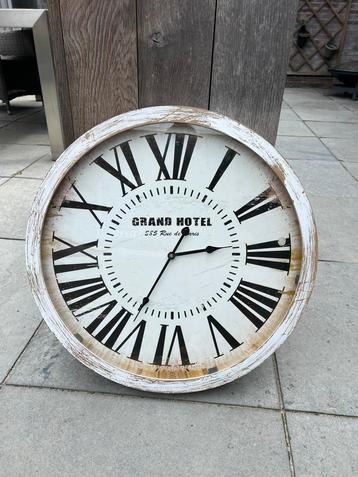 Grote klok 58 cm beschikbaar voor biedingen