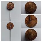 Amerikaanse munt op speld Lincoln 1959, Verzamelen, Speldjes, Pins en Buttons, Ophalen of Verzenden, Gebruikt, Transport