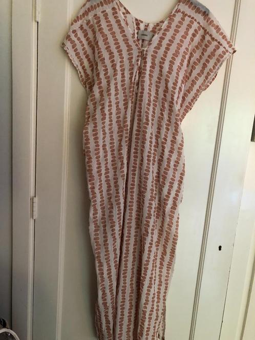 Humanoid kaftan maxi jurk rose/wit seersucker mt S/M ZGAN, Kleding | Dames, Jurken, Zo goed als nieuw, Maat 36 (S), Roze, Onder de knie