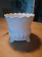 Vintage witte geglazuurde bloempot op pootjes., Rond, Binnen, Ophalen of Verzenden, Zo goed als nieuw