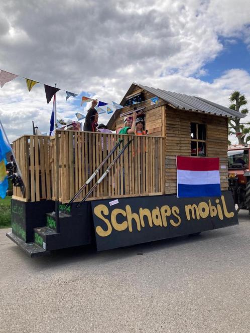Apres ski wagen carnavals wagen voor 15 man, Hobby en Vrije tijd, Feestartikelen, Gebruikt, Kostuum, Carnaval, Ophalen