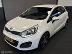 Kia Rio 1.2 CVVT Design Edition 5 DEURS / AIRCO / CRUISE / L, Euro 5, Gebruikt, 4 cilinders, Wit