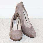 Prachtige Suede Clarks Pumps s17 (Maat 37) € 45,-, Pumps, Beige, Ophalen of Verzenden, Zo goed als nieuw