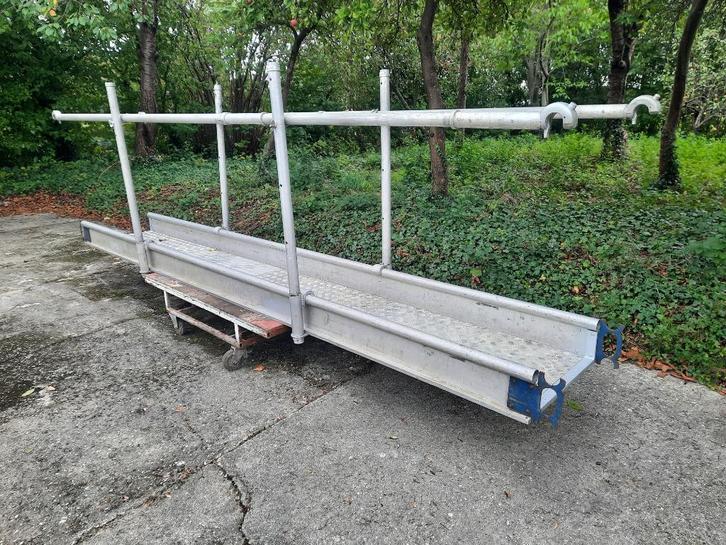 werkbrug,  loopbrug, Doe-het-zelf en Verbouw, Steigers, Gebruikt, Overige typen, 5 meter of hoger, Ophalen