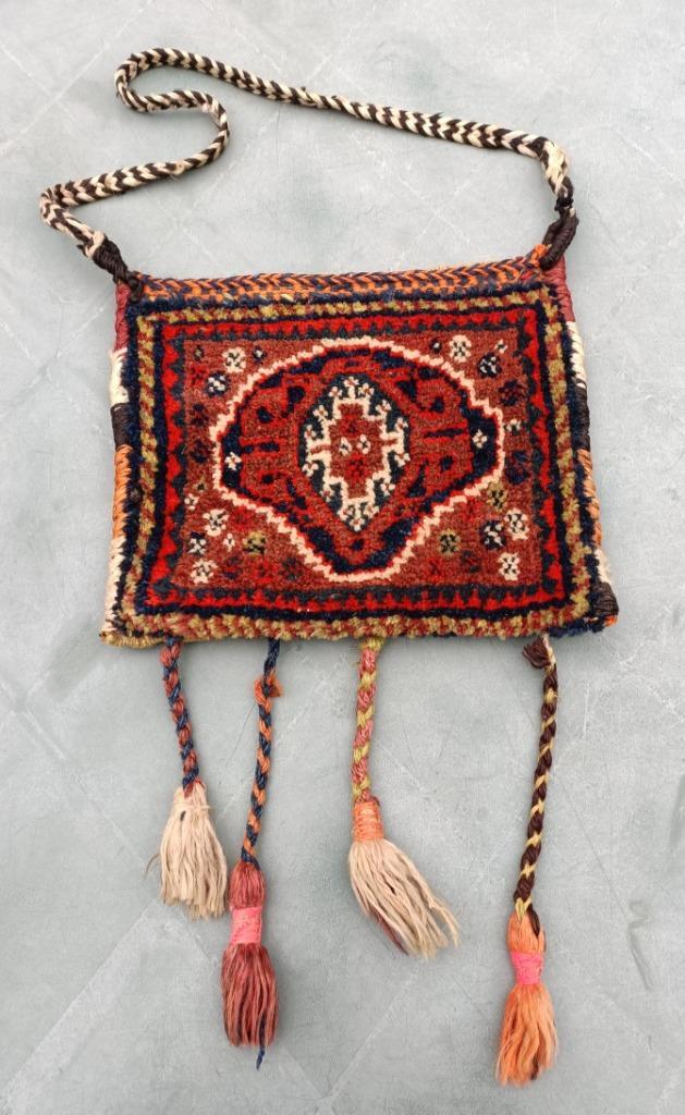 Antiek AFSHAR Perzisch tapijt kelim kamelentas bag met label, Antiek en Kunst, Antiek | Kleden en Textiel, Ophalen of Verzenden