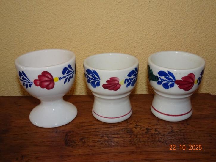 3 Boerenbont eierdopjes, Huis en Inrichting, Keuken | Servies, Zo goed als nieuw, Overige typen, Boerenbont, Aardewerk, Ophalen of Verzenden