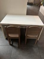 Ikea bureau en 2 ikea stoeltjes, Kinderen en Baby's, Kinderkamer | Tafels en Stoelen, Ophalen, Gebruikt, Tafel(s) en Stoel(en)