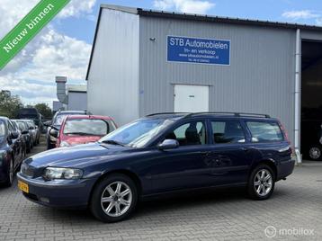 Volvo V70 2.4 Comfort Line, Nieuwe apk, 7 zitplaatsen beschikbaar voor biedingen