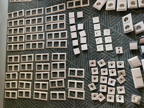 Partij JUNG AS500 creme schakelmateriaal wcd opbouw inbouw, Doe-het-zelf en Verbouw, Elektra en Kabels, Zo goed als nieuw, Stopcontact