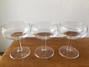 3 IJs/Vruchten/Champagne Coupes Nieuw beschikbaar voor biedingen