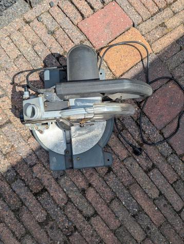Kinzo afkortzaag 1200 W in prima staat beschikbaar voor biedingen