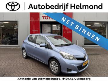 Toyota Yaris 1.3 VVT-i Aspiration Automaat, Trekhaak beschikbaar voor biedingen
