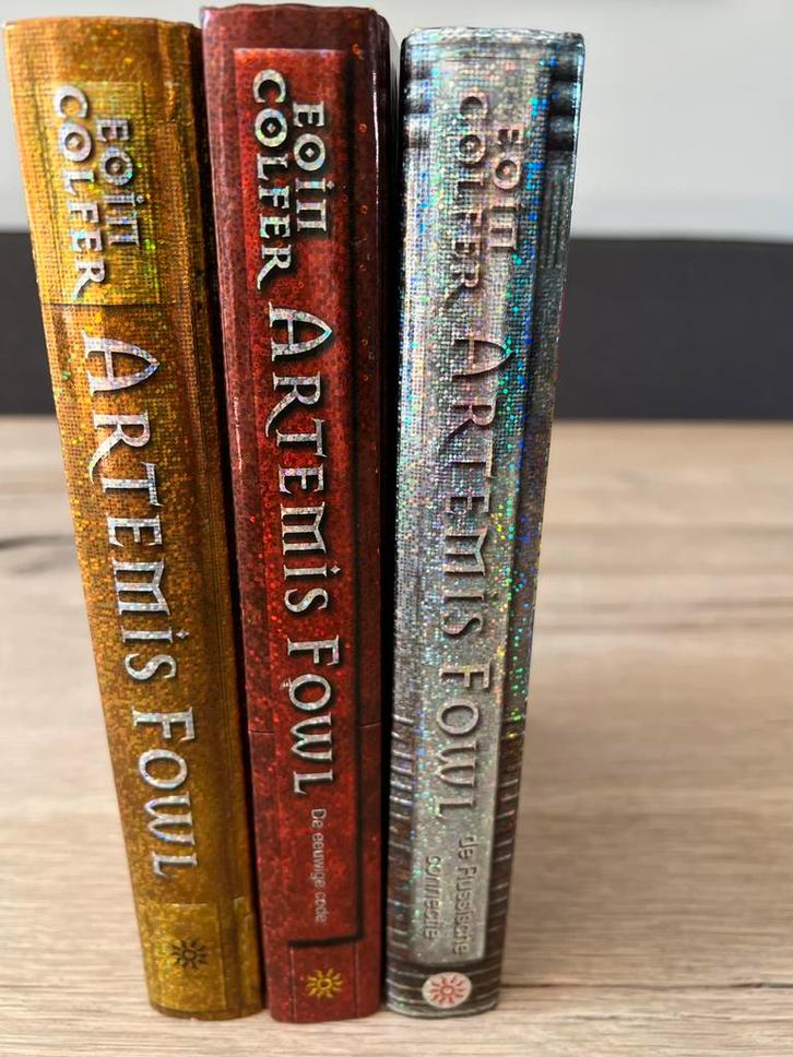 Artemis Fowl - 3 Glimmende Edities, Boeken, Fantasy, Zo goed als nieuw, Ophalen of Verzenden