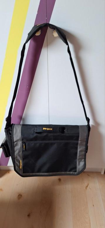 Laptop/school tas merk Targus TCG 200  beschikbaar voor biedingen