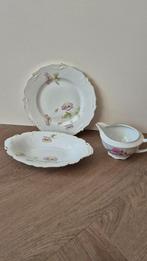 2 brocante schaaltjes en kannetje met bloemen, Antiek en Kunst, Ophalen of Verzenden