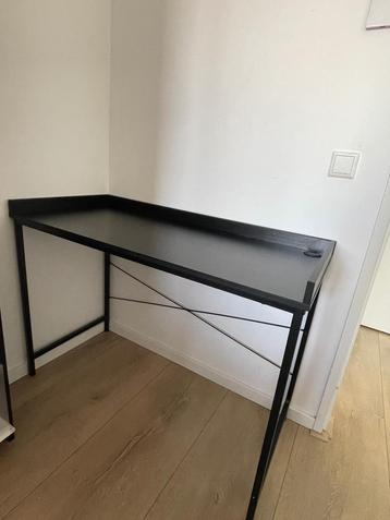 bureau  beschikbaar voor biedingen