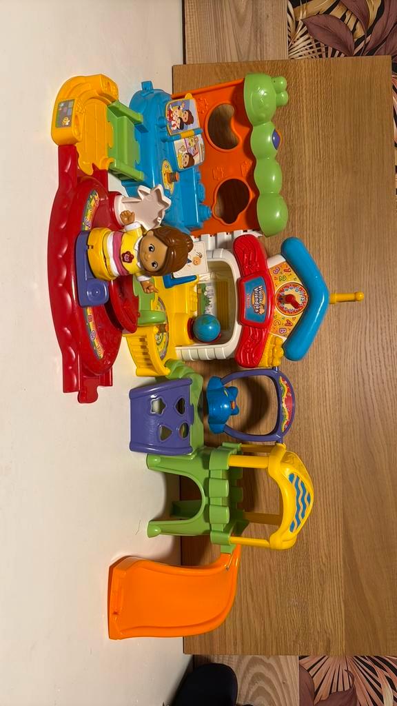 VTech Vrolijke vriendjes School + Poppetje, Kinderen en Baby's, Speelgoed | Vtech, 2 tot 4 jaar, Ophalen